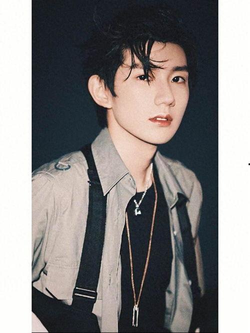 王源恋情爆料最新消息,神秘女友身份揭晓,甜蜜互动引网友热议 第3张 王源恋情爆料最新消息,神秘女友身份揭晓,甜蜜互动引网友热议 第3张