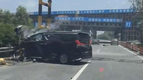 梅州车祸爆料新闻视频最新,视频揭露事故现场惊心瞬间 第3张 梅州车祸爆料新闻视频最新,视频揭露事故现场惊心瞬间 第3张