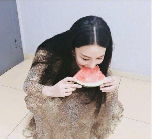 网红阿朱吃瓜图片大全,图集大揭秘! 第3张 网红阿朱吃瓜图片大全,图集大揭秘! 第3张