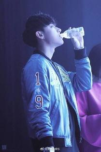 矿泉水男星最新爆料分手,分手真相大揭秘