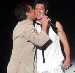 成龙爆料王力宏邋遢视频,现场视频曝光，明星私生活引热议