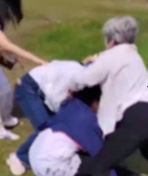 北京老太太爆料新闻,揭秘社区惊人内幕