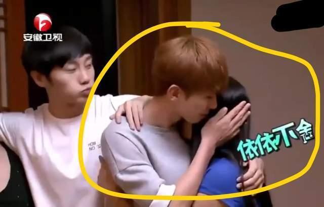 蔡徐坤事件爆料舞蹈视频,揭秘偶像背后的舞蹈魅力 第2张 蔡徐坤事件爆料舞蹈视频,揭秘偶像背后的舞蹈魅力 第2张