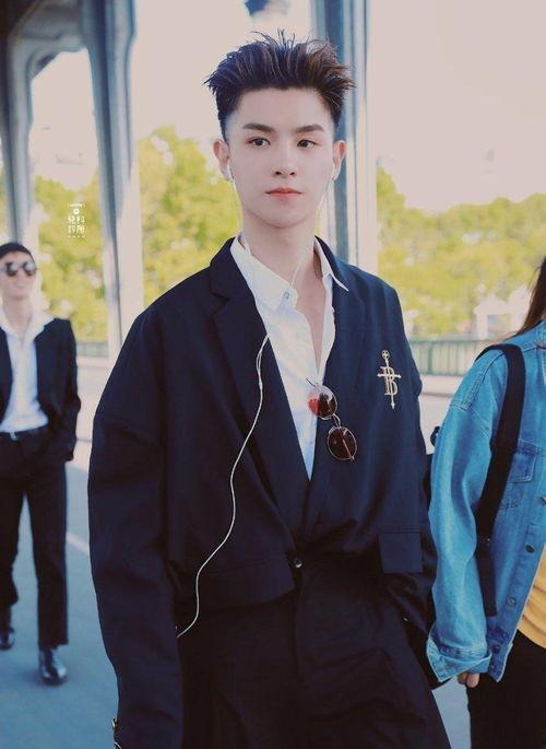 娱乐爆料黄明昊,揭秘明星背后的故事 第3张 娱乐爆料黄明昊,揭秘明星背后的故事 第3张