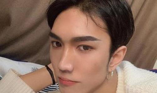 网红爆料化妆视频在线观看,跟随视频学习打造完美妆容 第2张 网红爆料化妆视频在线观看,跟随视频学习打造完美妆容 第2张